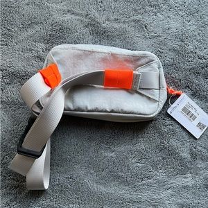 Lululemon Everywhere Belt Bag- Vapor Mini